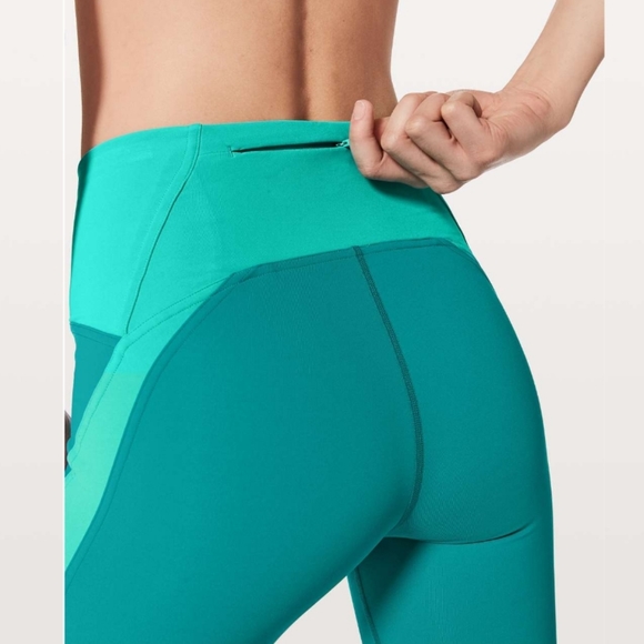 Like New Lululemon Train Times 7/8 Pant *Blocked 25" - Picture 3 of 14